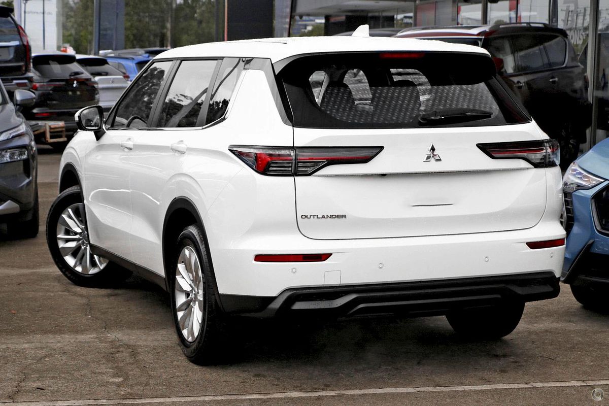 2025 Mitsubishi Outlander ES ZM