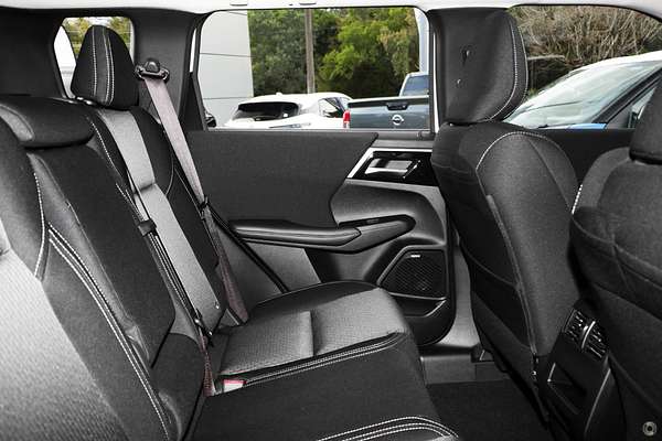 2025 Mitsubishi Outlander ES ZM