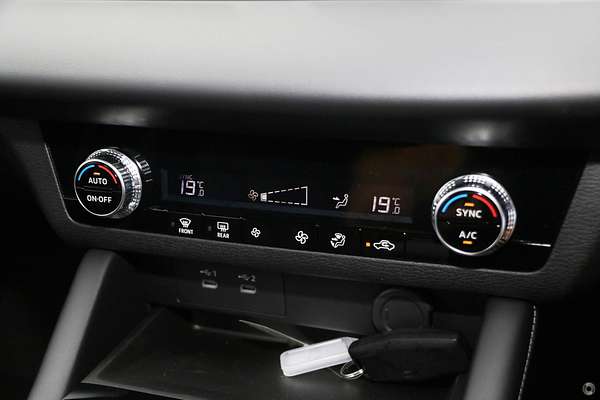 2025 Mitsubishi Outlander ES ZM