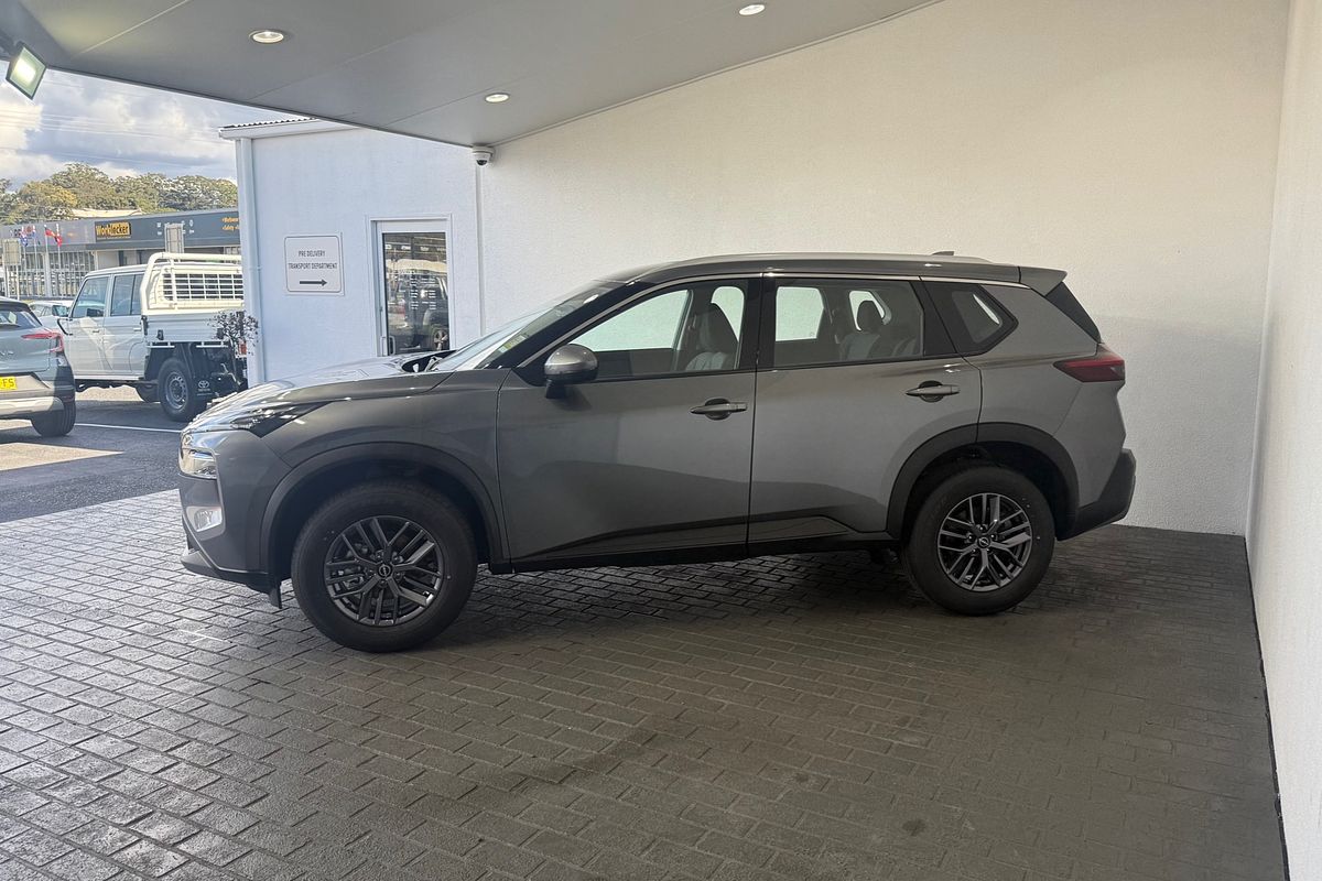 2025 Nissan X-TRAIL ST T33