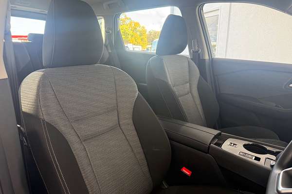 2025 Nissan X-TRAIL ST T33