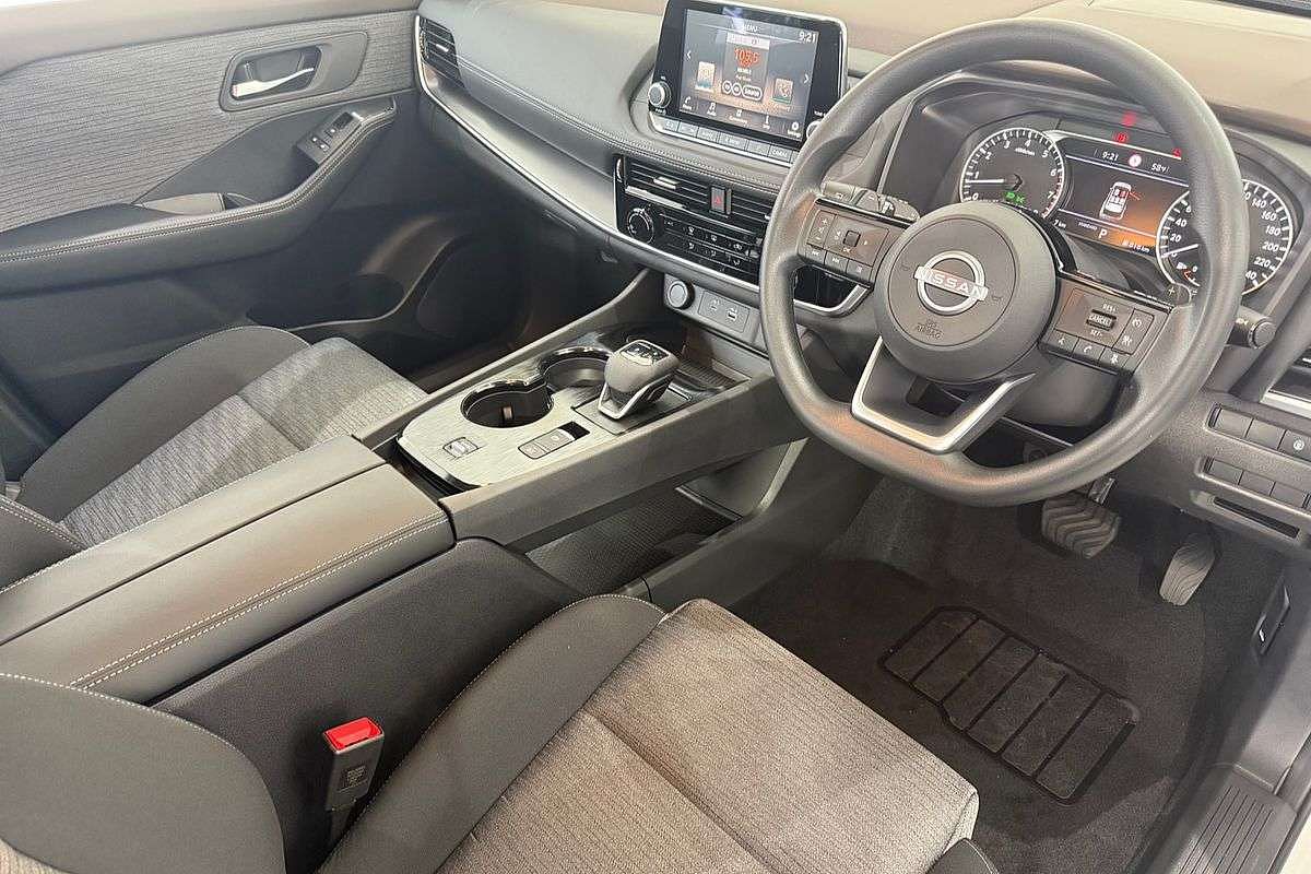 2025 Nissan X-TRAIL ST T33