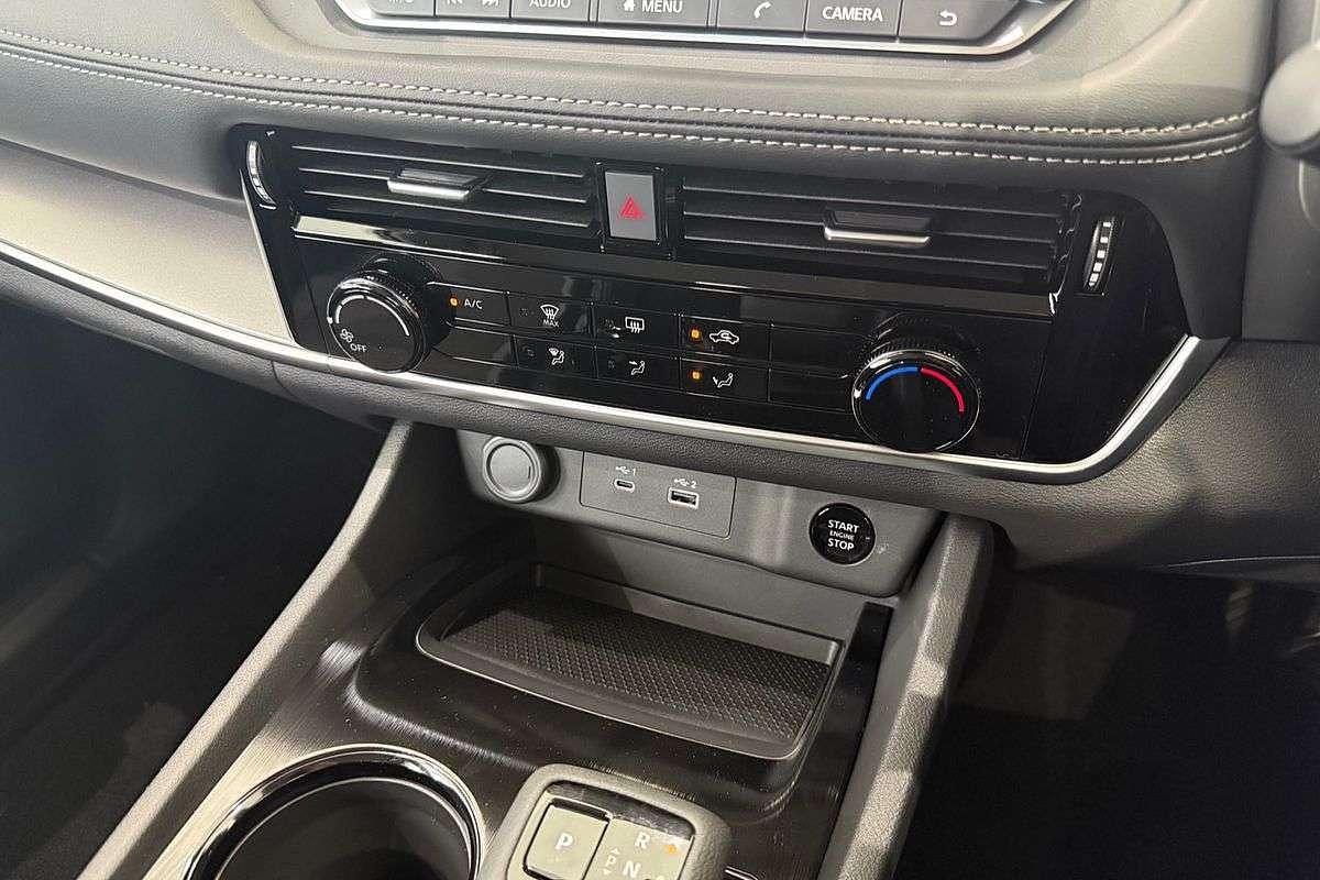 2025 Nissan X-TRAIL ST T33