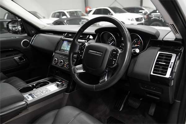 2019 Land Rover Discovery SD6 SE Series 5