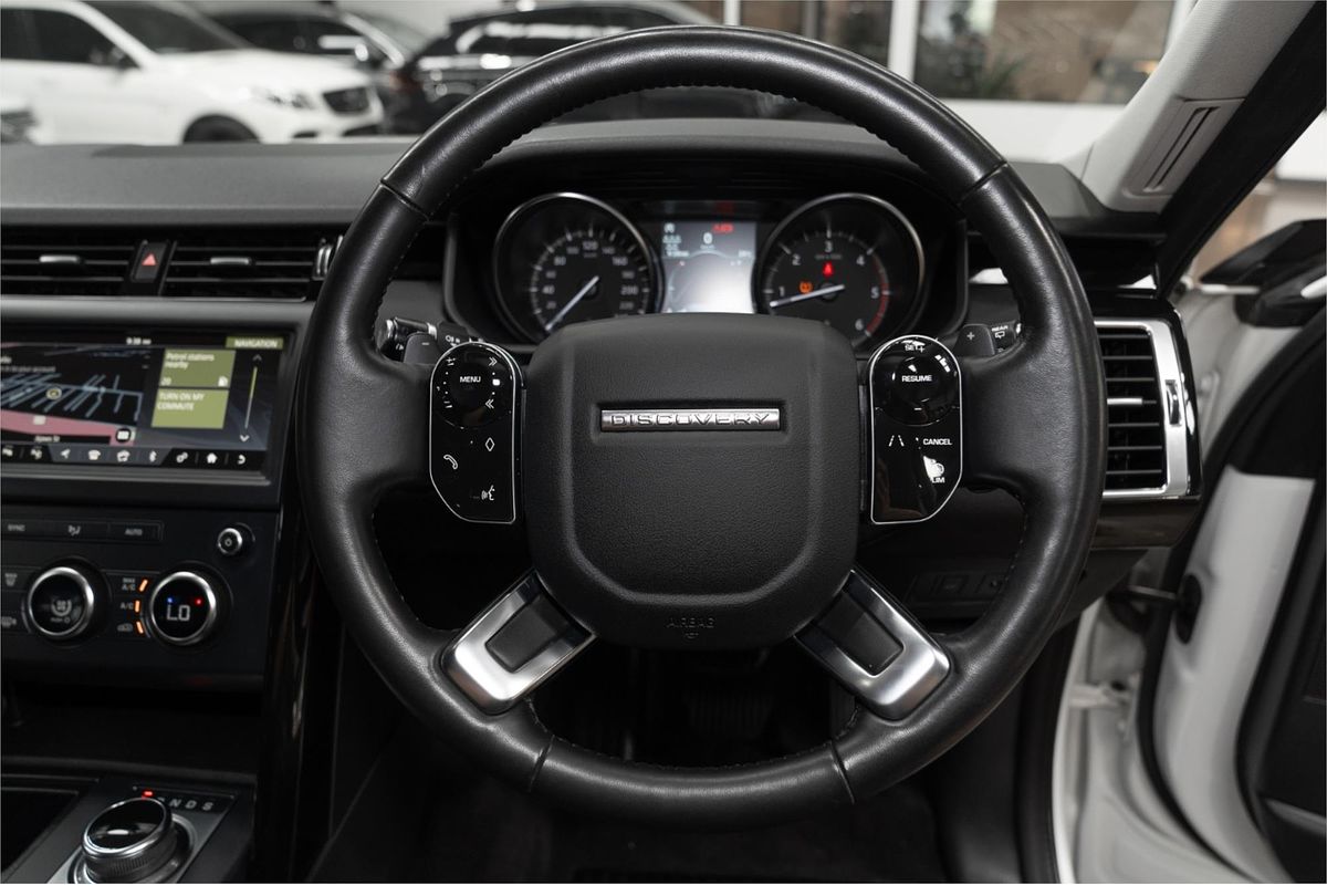 2019 Land Rover Discovery SD6 SE Series 5