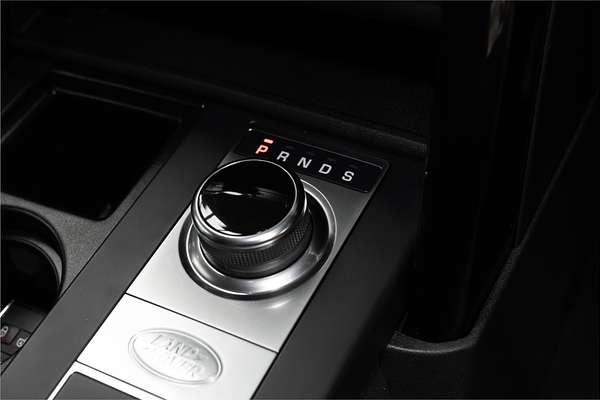 2019 Land Rover Discovery SD6 SE Series 5