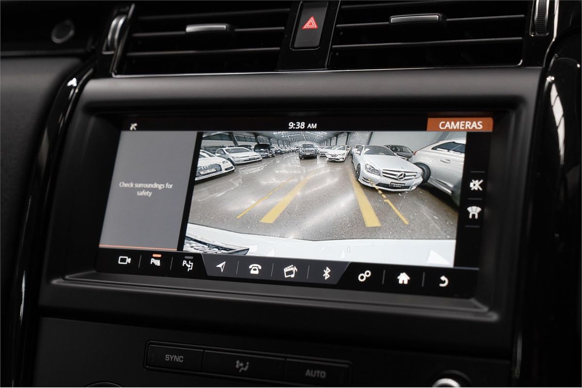 2019 Land Rover Discovery SD6 SE Series 5