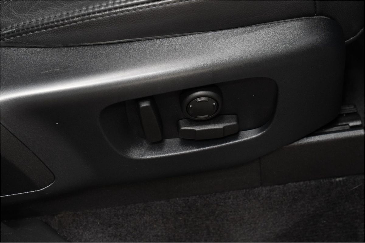 2019 Land Rover Discovery SD6 SE Series 5