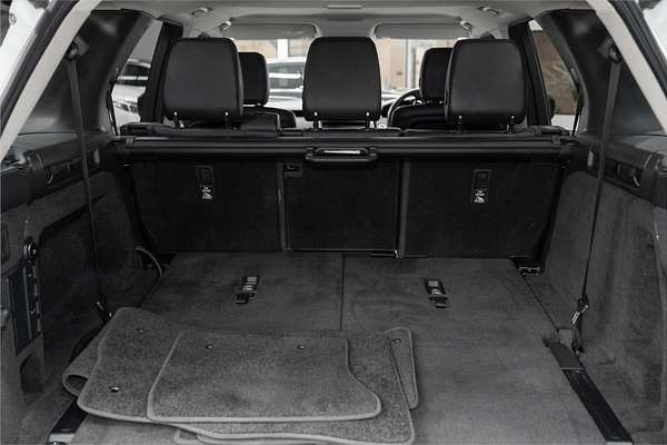 2019 Land Rover Discovery SD6 SE Series 5