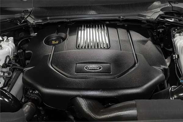 2019 Land Rover Discovery SD6 SE Series 5