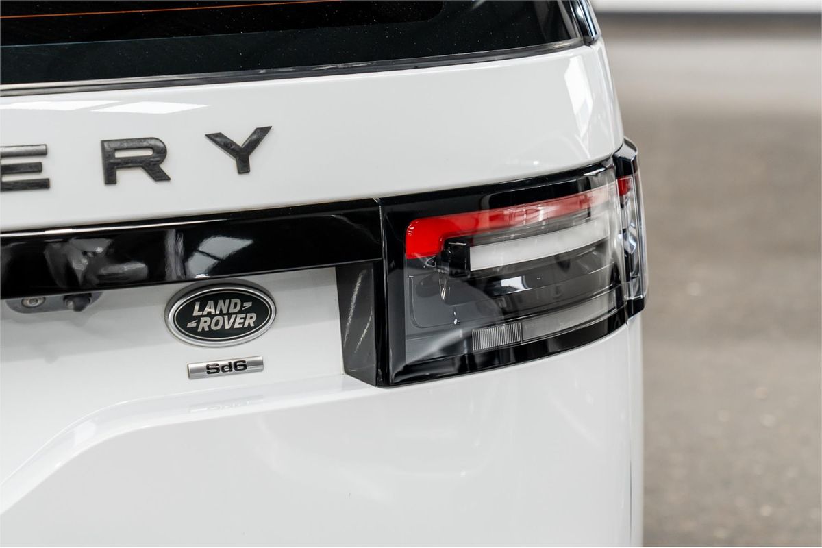 2019 Land Rover Discovery SD6 SE Series 5