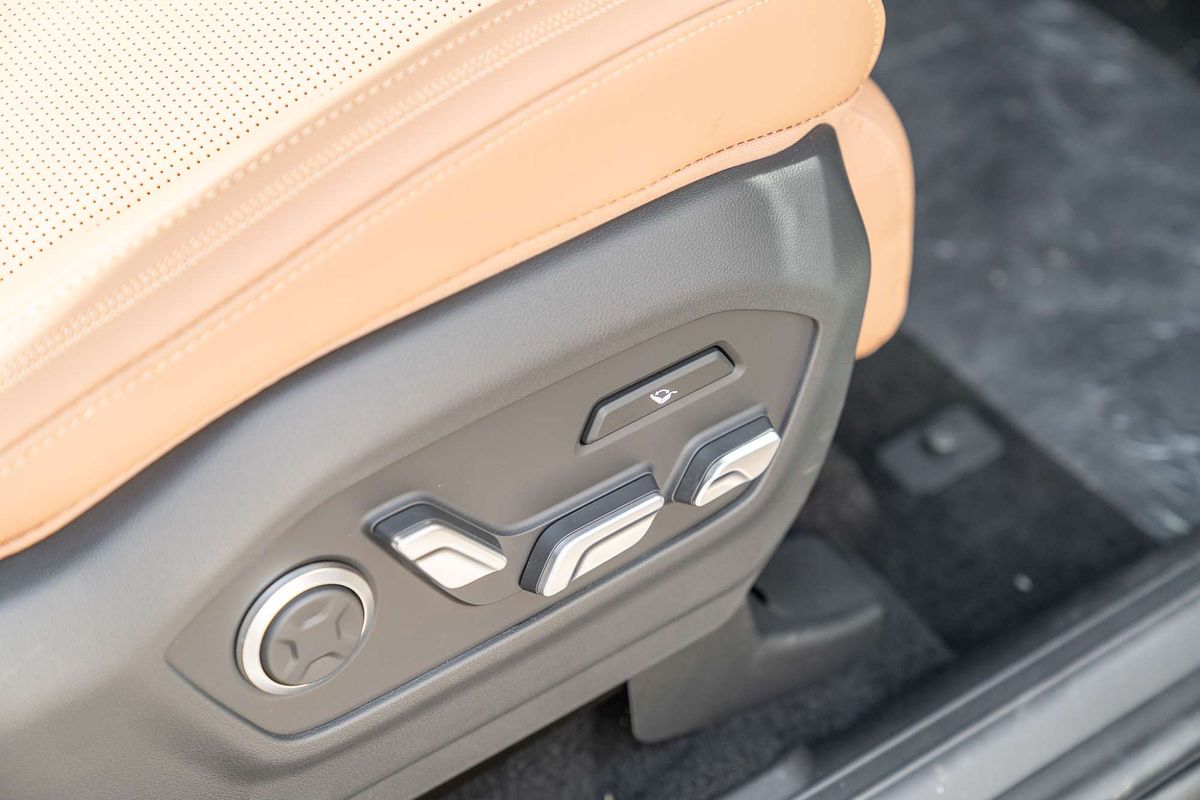 2025 Hyundai Santa Fe Calligraphy MX5.V2