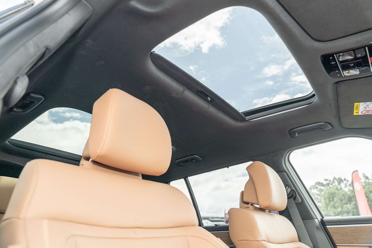 2025 Hyundai Santa Fe Calligraphy MX5.V2