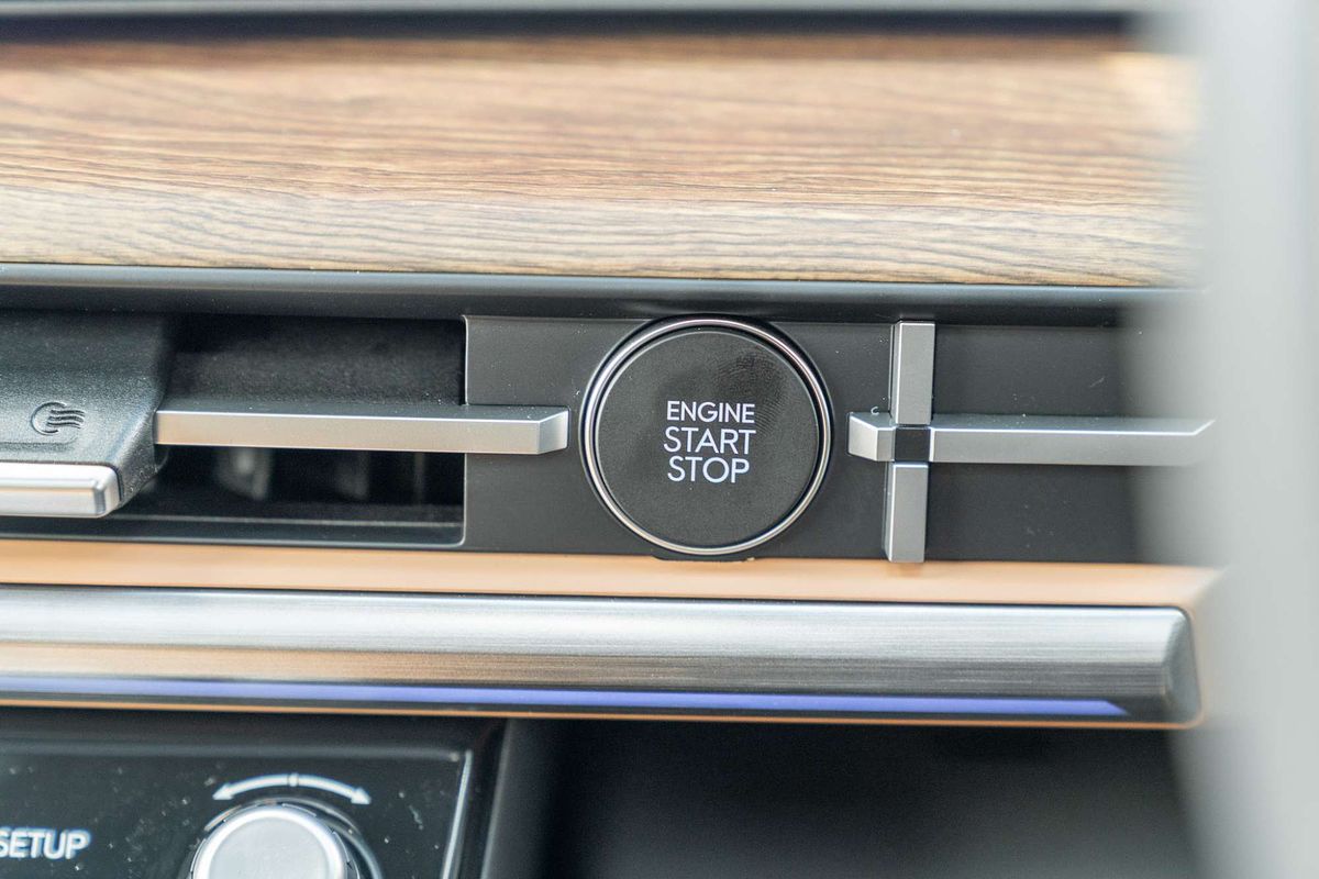 2025 Hyundai Santa Fe Calligraphy MX5.V2