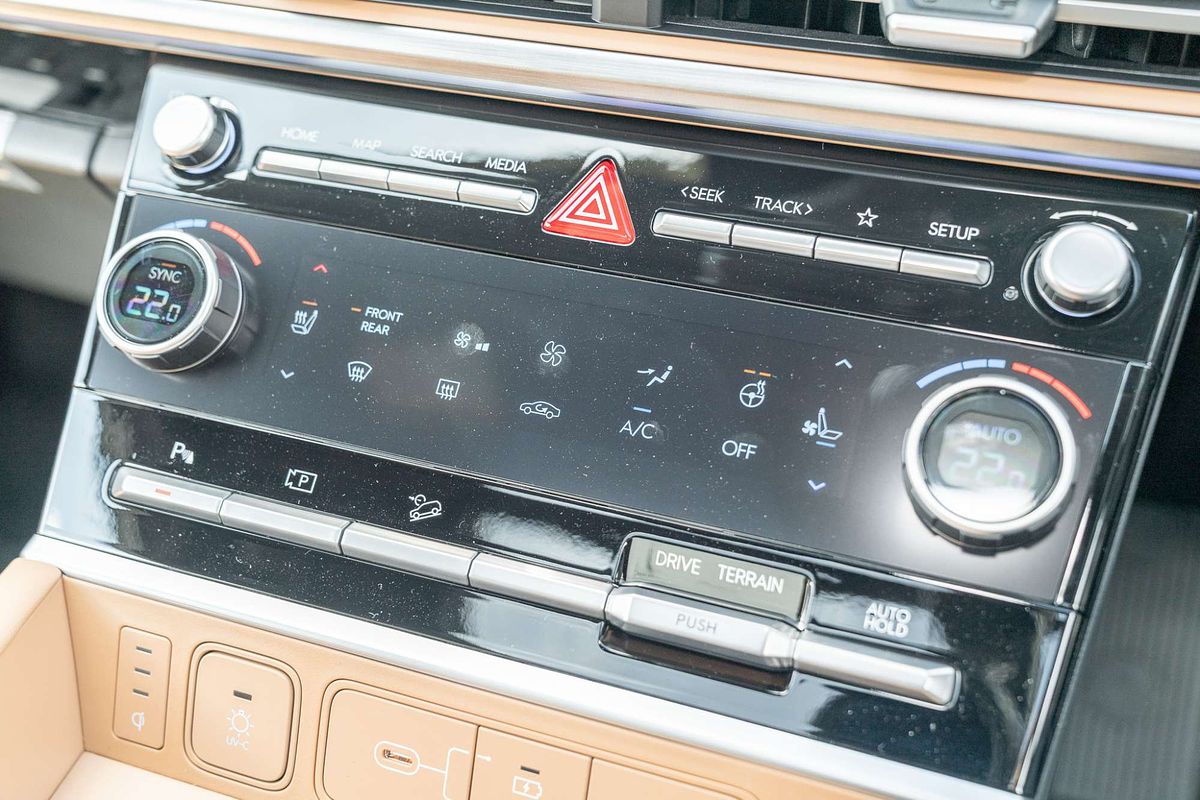 2025 Hyundai Santa Fe Calligraphy MX5.V2