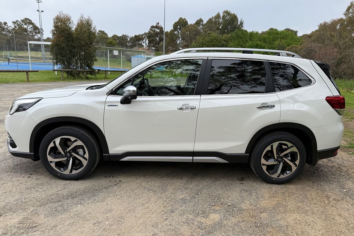 2024 Subaru Forester Hybrid S S5