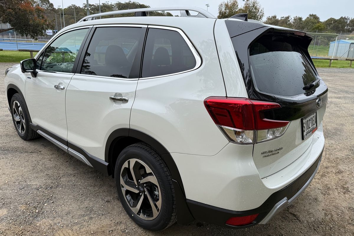 2024 Subaru Forester Hybrid S S5