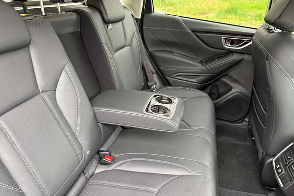 2024 Subaru Forester Hybrid S S5