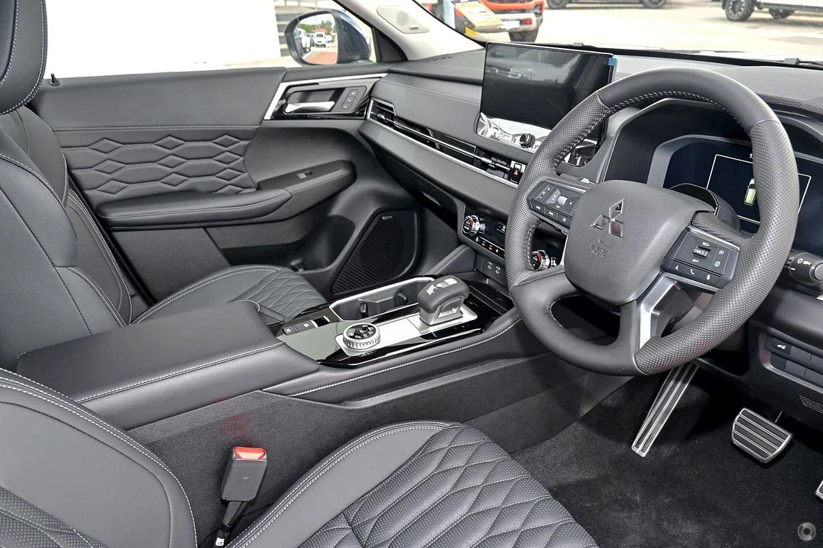 2025 Mitsubishi Outlander Exceed ZM