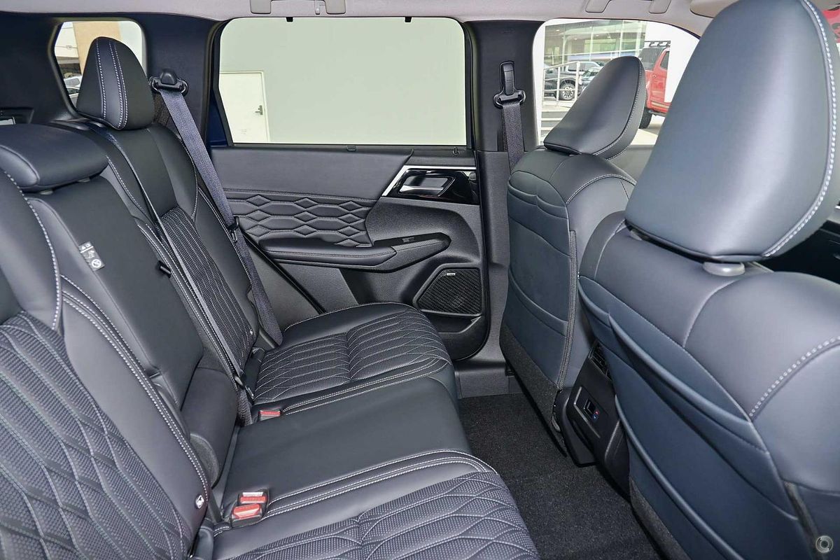 2025 Mitsubishi Outlander Exceed ZM