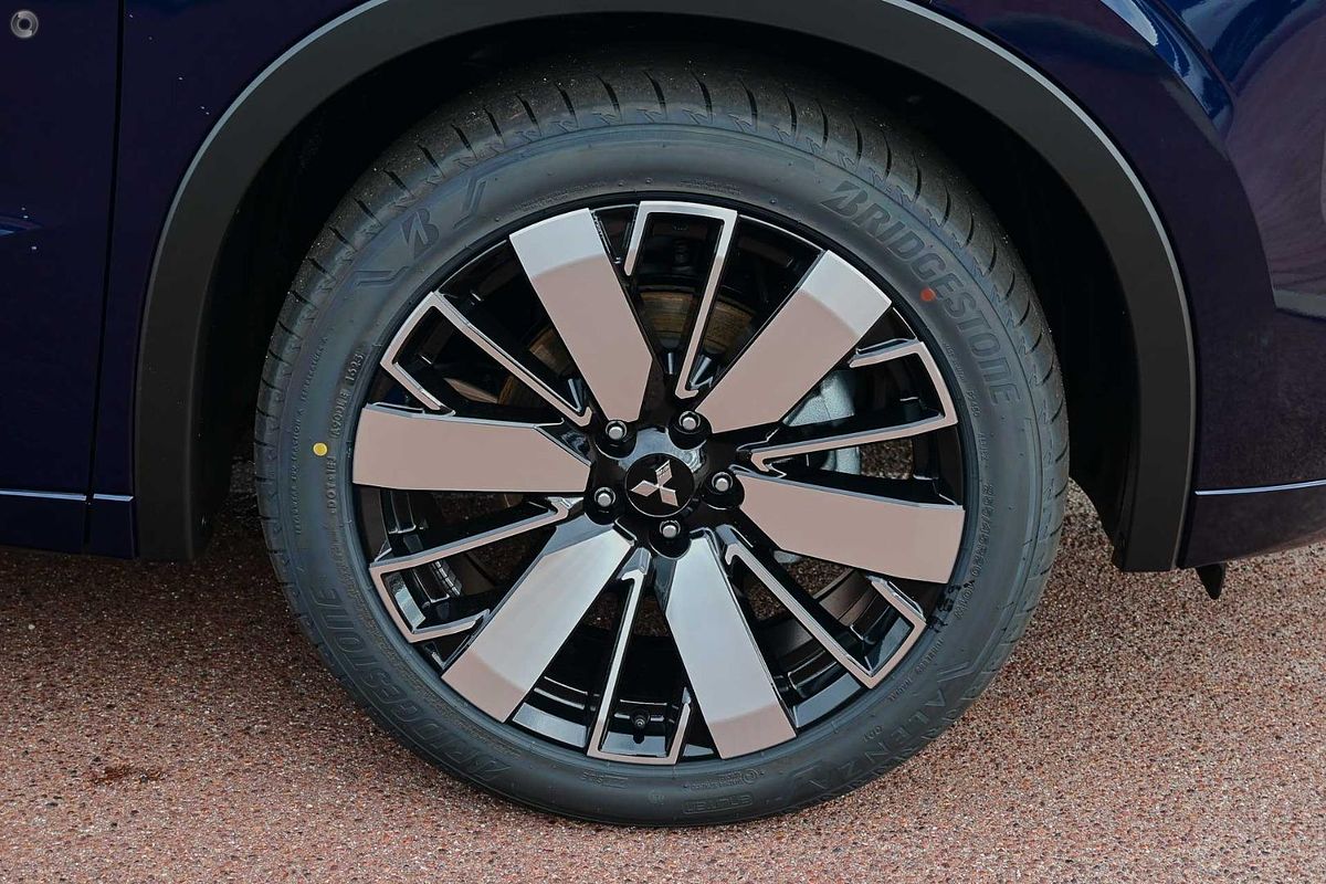 2025 Mitsubishi Outlander Exceed ZM