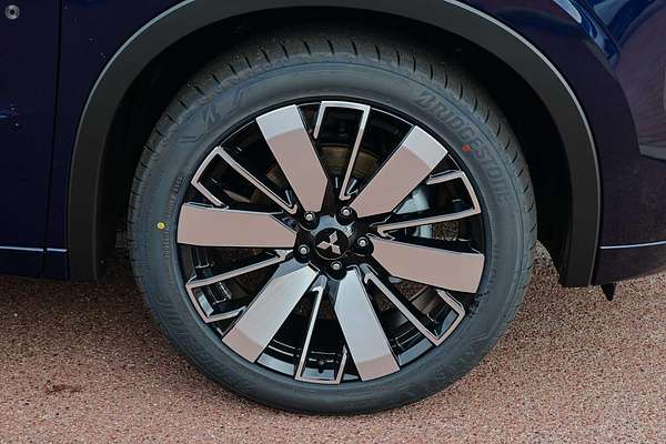 2025 Mitsubishi Outlander Exceed ZM