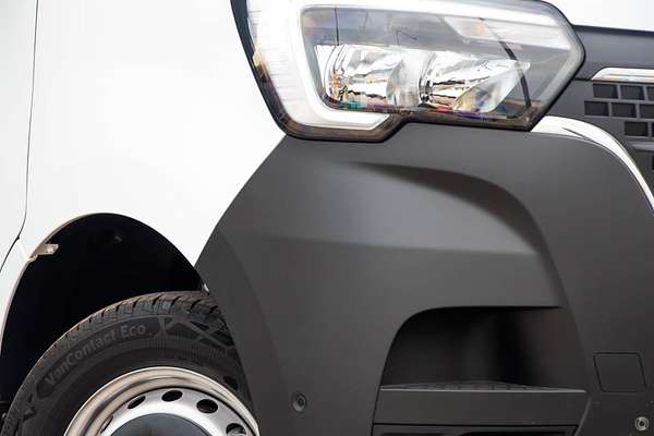 2025 Renault Master Pro 110kW X62 Phase 2 MWB Mid Roof
