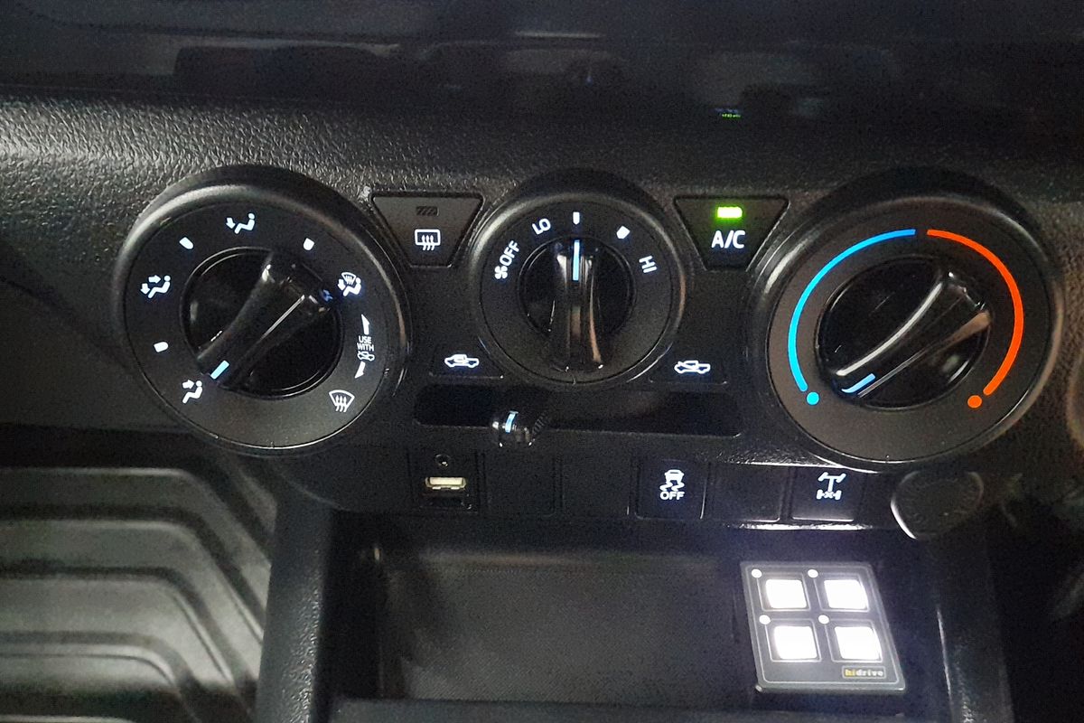 2020 Toyota Hilux SR GUN126R 4X4