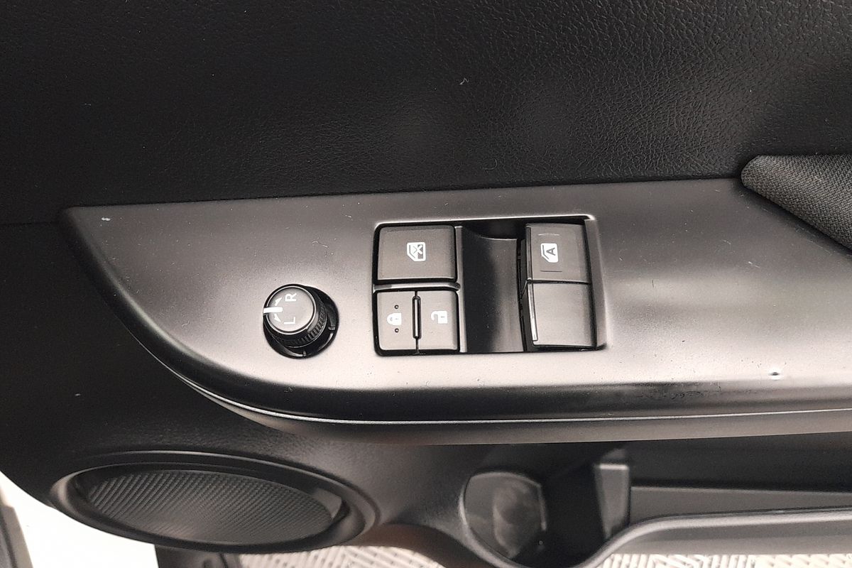 2020 Toyota Hilux SR GUN126R 4X4