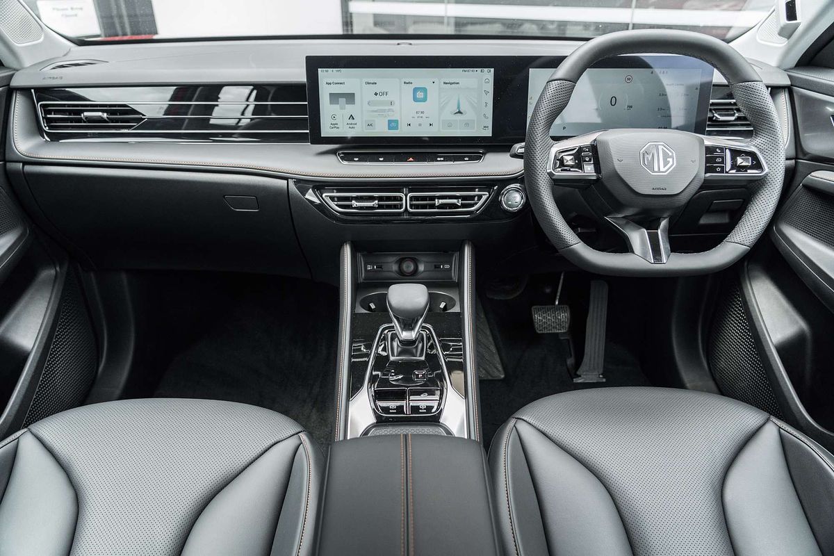 2025 MG HS Excite AS33