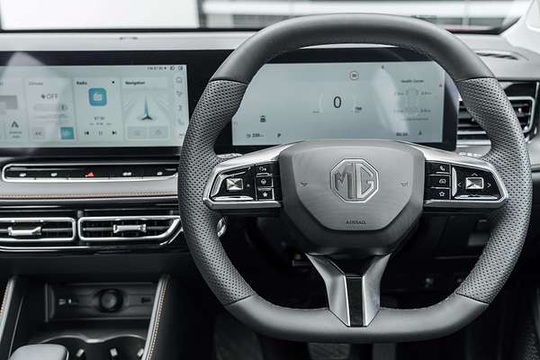 2025 MG HS Excite AS33