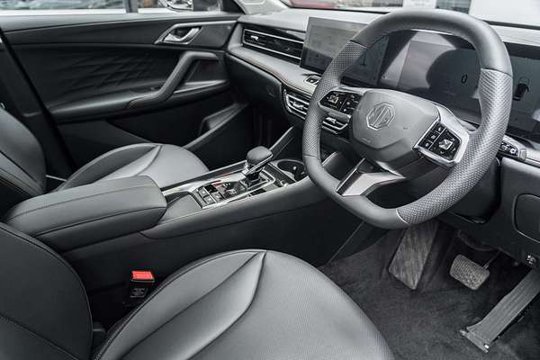 2025 MG HS Excite AS33