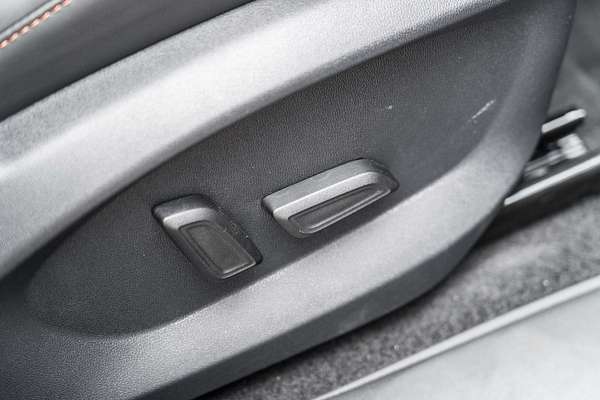 2025 MG HS Excite AS33