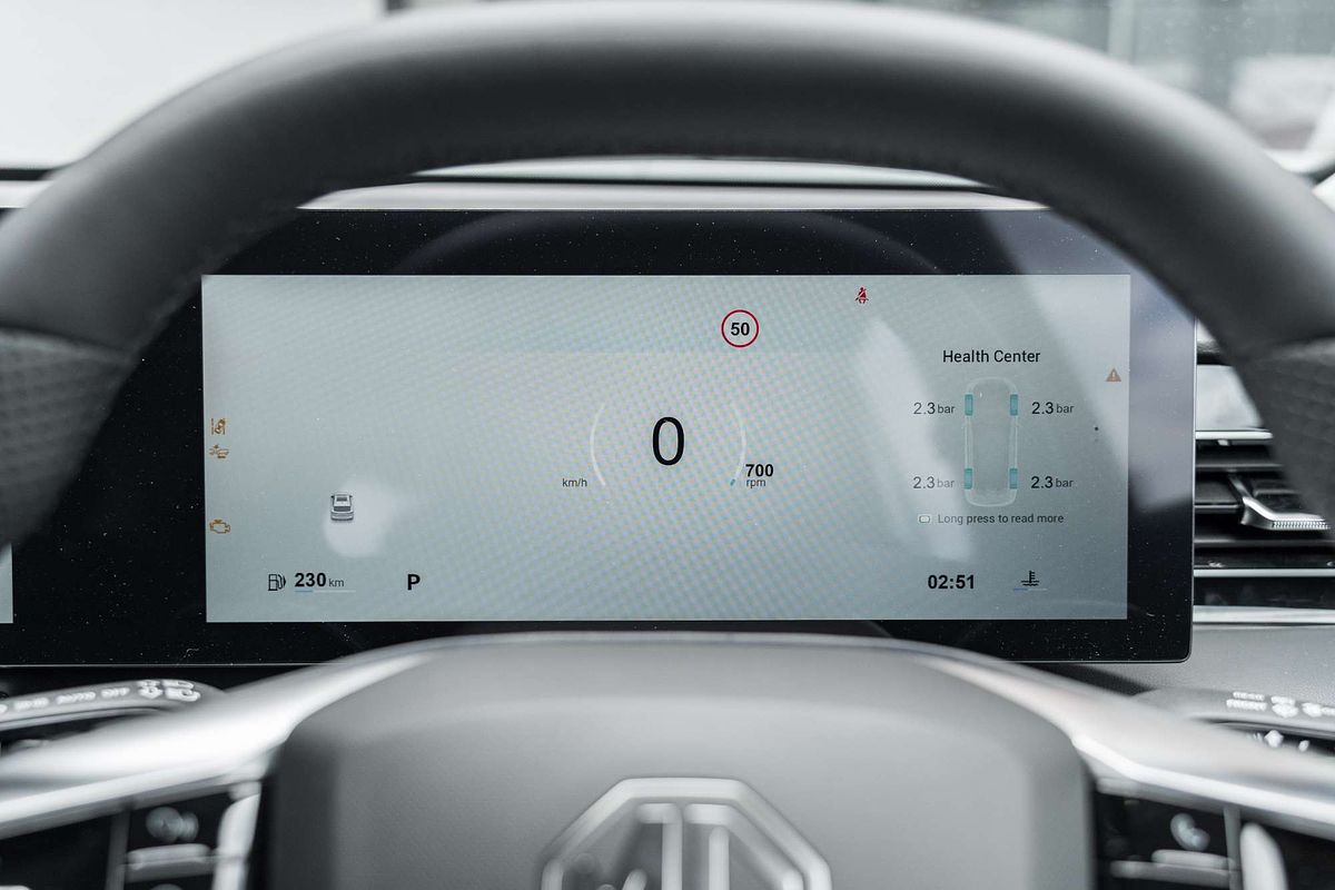 2025 MG HS Excite AS33