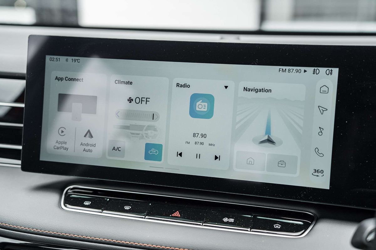 2025 MG HS Excite AS33