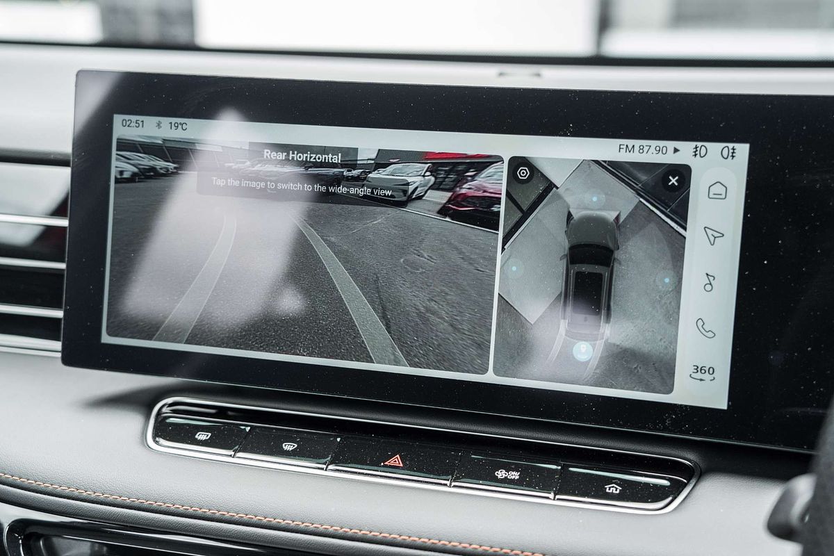 2025 MG HS Excite AS33