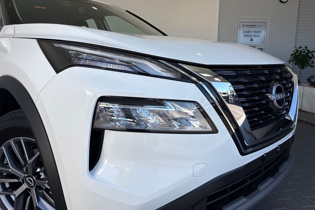 2025 Nissan X-TRAIL ST T33