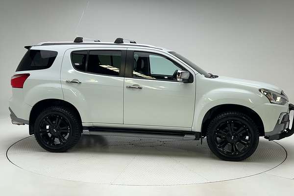 2020 Isuzu MU-X LS-T