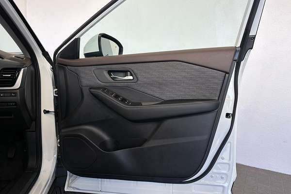 2025 Nissan X-TRAIL ST T33