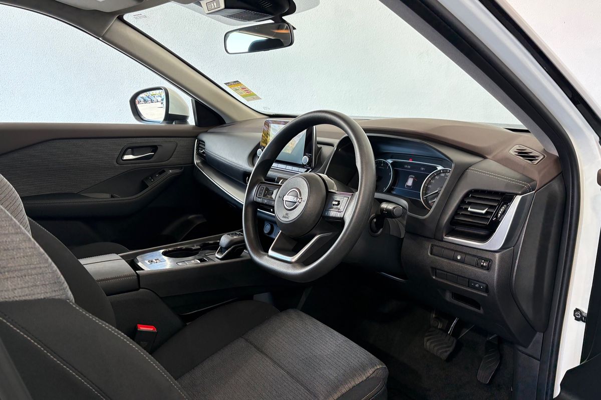 2025 Nissan X-TRAIL ST T33