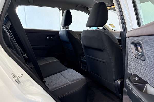 2025 Nissan X-TRAIL ST T33