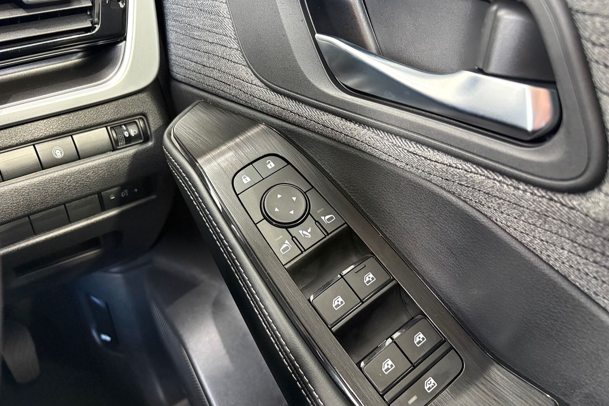 2025 Nissan X-TRAIL ST T33