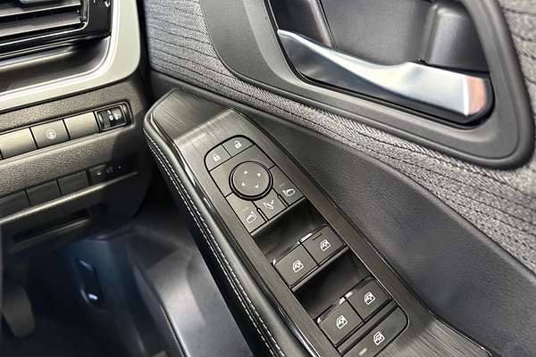 2025 Nissan X-TRAIL ST T33