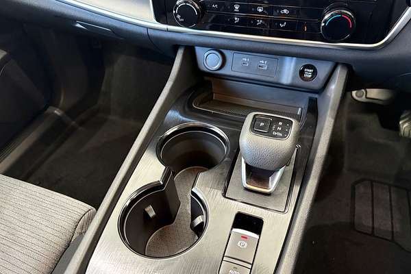 2025 Nissan X-TRAIL ST T33