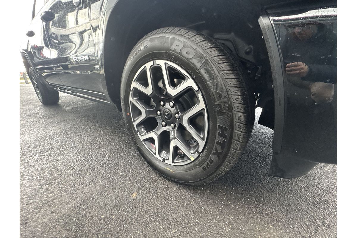 2025 RAM 1500 Laramie Sport Hurricane SO RamBox DT 4X4 SWB