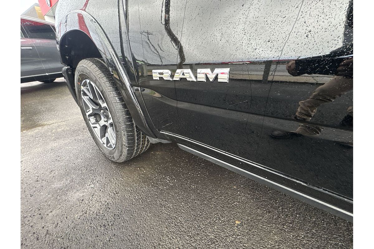 2025 RAM 1500 Laramie Sport Hurricane SO RamBox DT 4X4 SWB