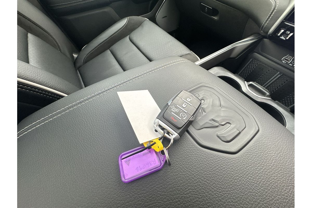 2025 RAM 1500 Laramie Sport Hurricane SO RamBox DT 4X4 SWB