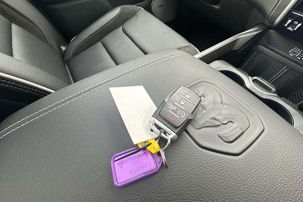 2025 RAM 1500 Laramie Sport Hurricane SO RamBox DT 4X4 SWB