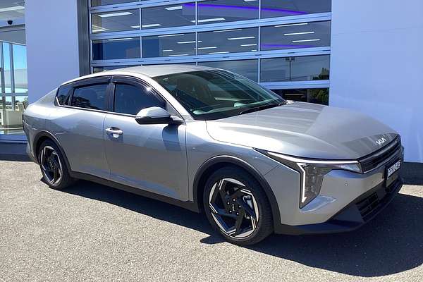 2025 Kia K4 GT-Line CL4m
