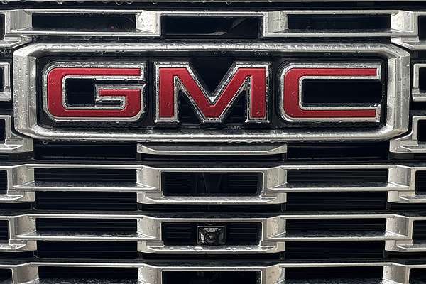 2025 GMC Yukon Denali T1